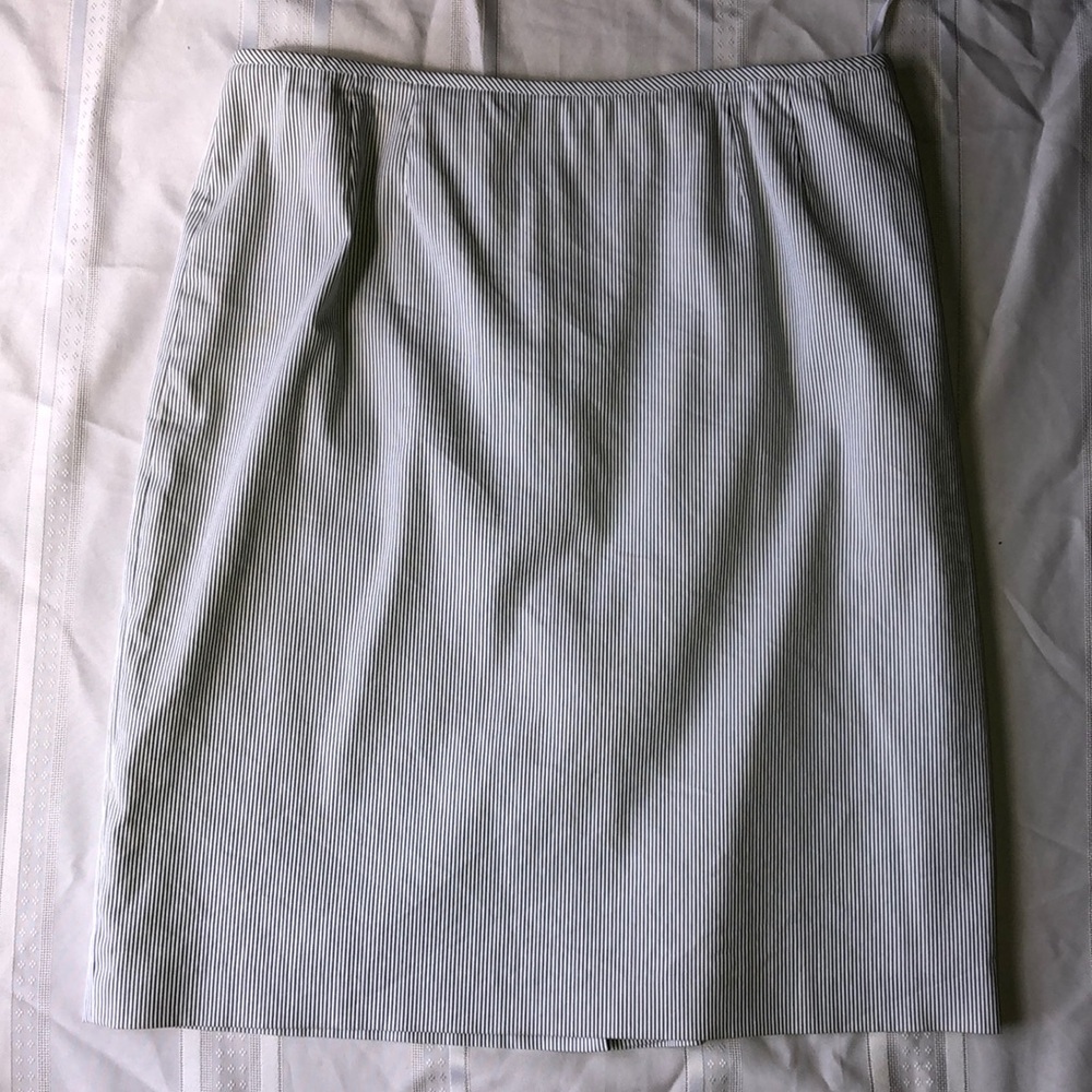 Kasper White & Light Blue Striped Pencil Skirt